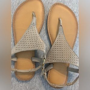 Express & Time and Tru flip flops orange, tan, size 7 summer shoes 👠